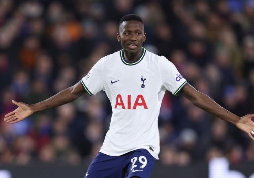 &ldquo;Tottenhem&rdquo;in yarımmüdafiəçisi nəhənglərin diqqət mərkəzindədir