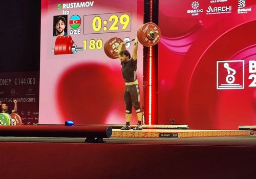 Rüstəmov Avropa çempionatında gümüş medal qazandı