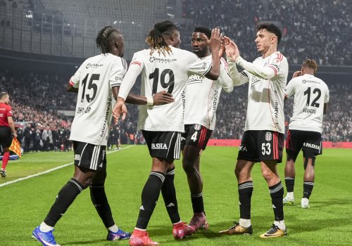 &ldquo;Trabzonspor&rdquo;la &ldquo;Beşiktaş&rdquo; yarımfinalda!