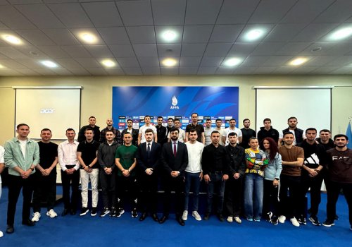 Hakimlər üçün danışılmış oyunlara qarşı sessiya