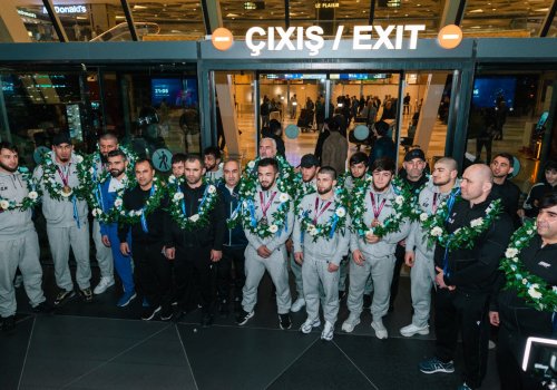 Avropa çempionu olmuş millimiz Bakıya qayıtdı