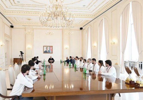 İlham Əliyev Avropa çempionu olan güləşçiləri qəbul edib