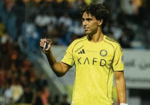 Feliks mövsümün ən yaxşı futbolçusu seçildi