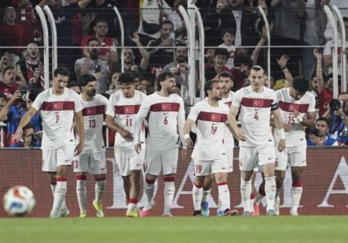 Türkiyə millisindən darmadağın
